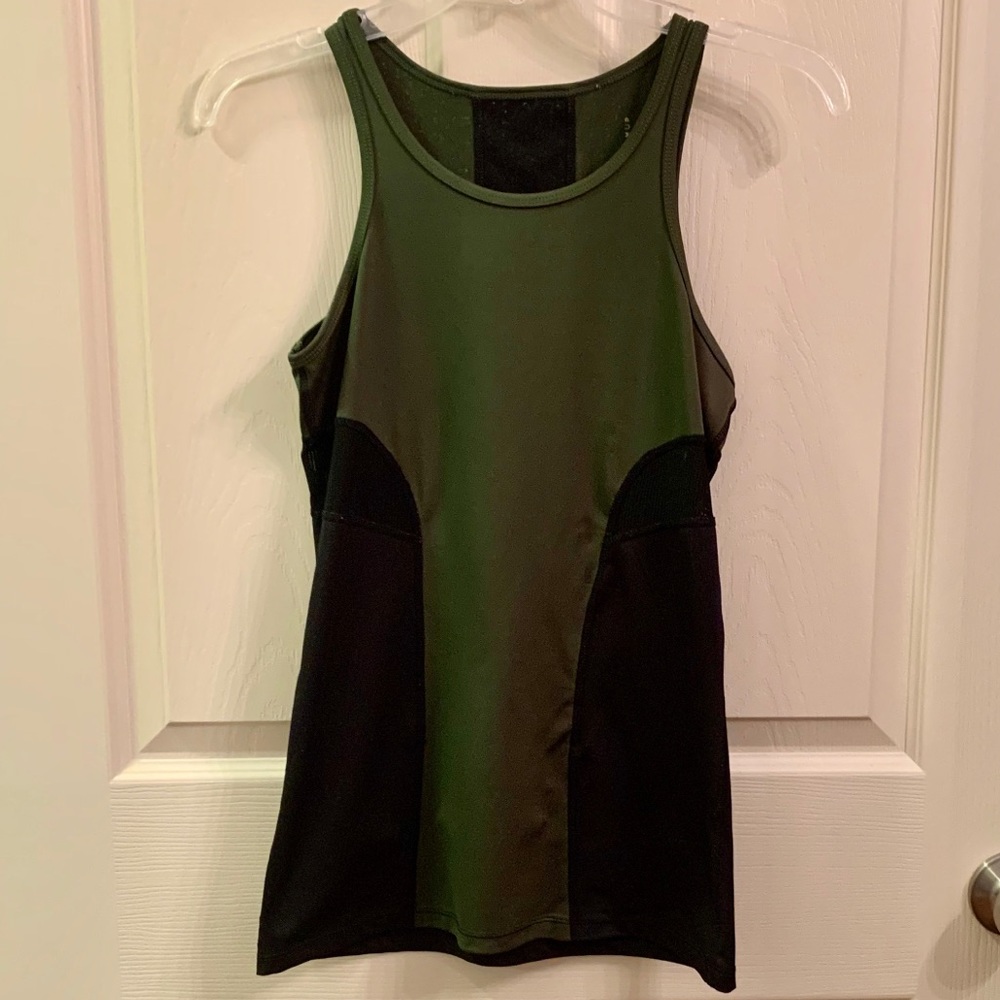 Fitted work out tank